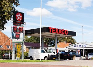 OPENING VAN HET TANKSTATION